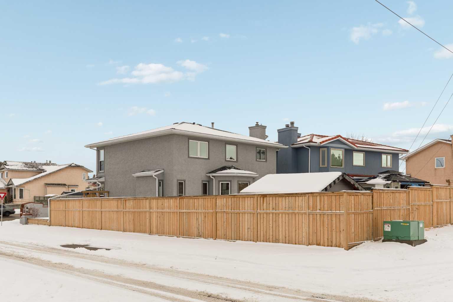 2498 Catalina Boulevard NE