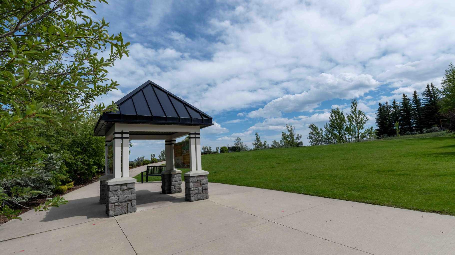 87 Kincora Drive NW