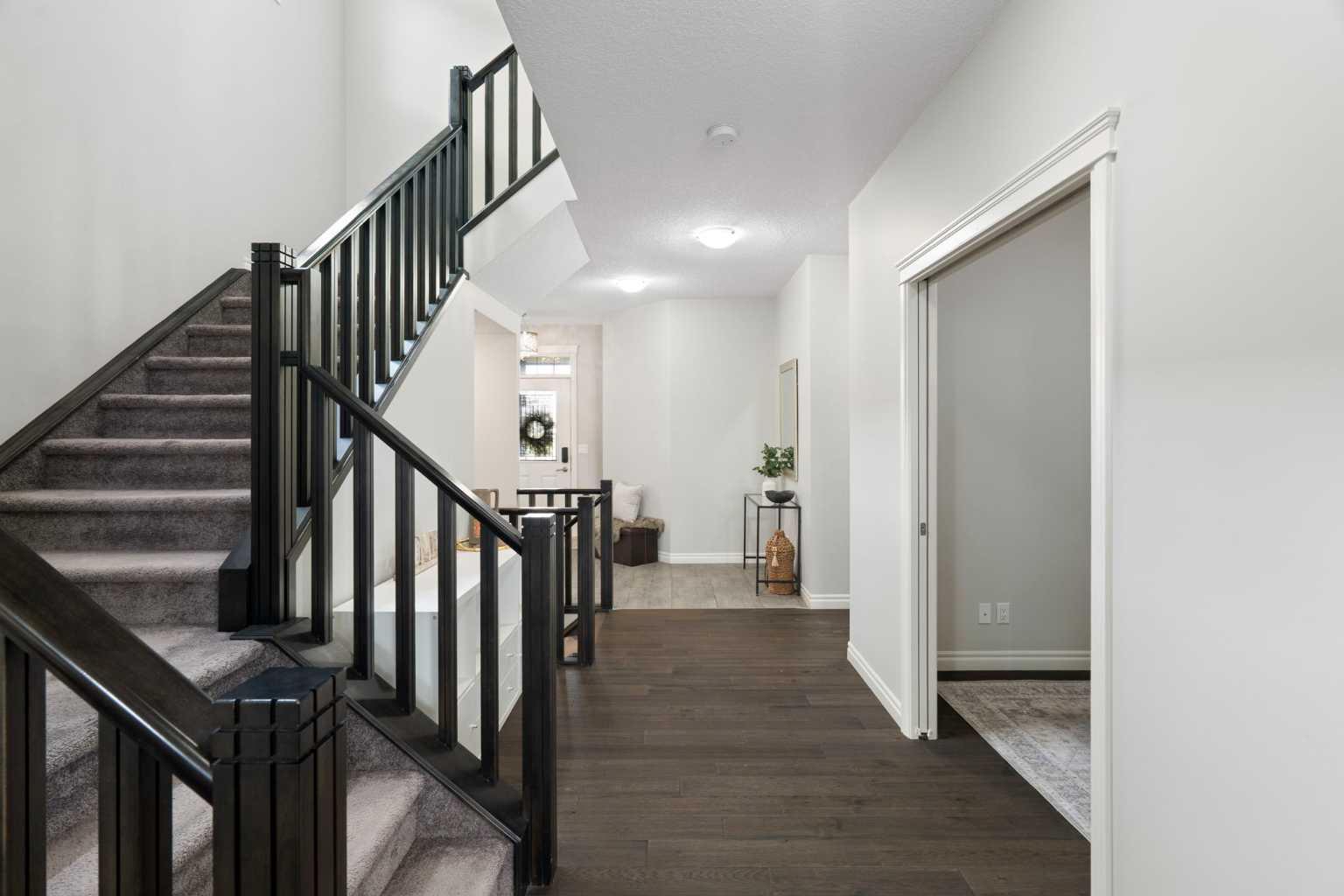 232 Nolancrest Heights NW