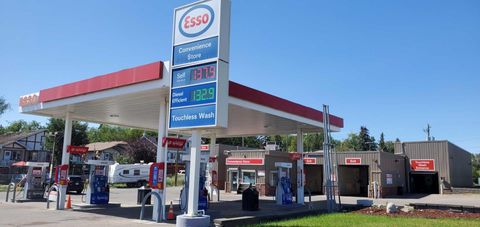 2404 68 Avenue Calgary AB T2C 0E4