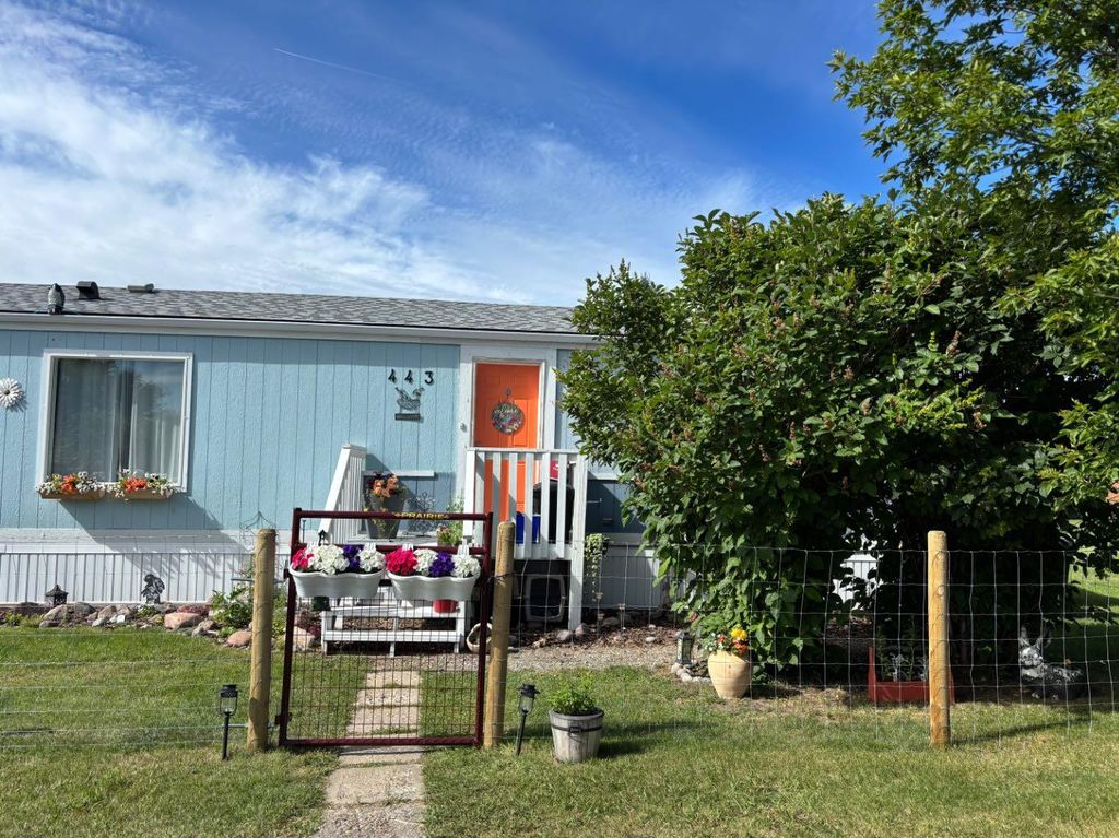 Photo of 443 Homestead Trail SE, High River, AB T1V 1J9 (MLS # A2283643)