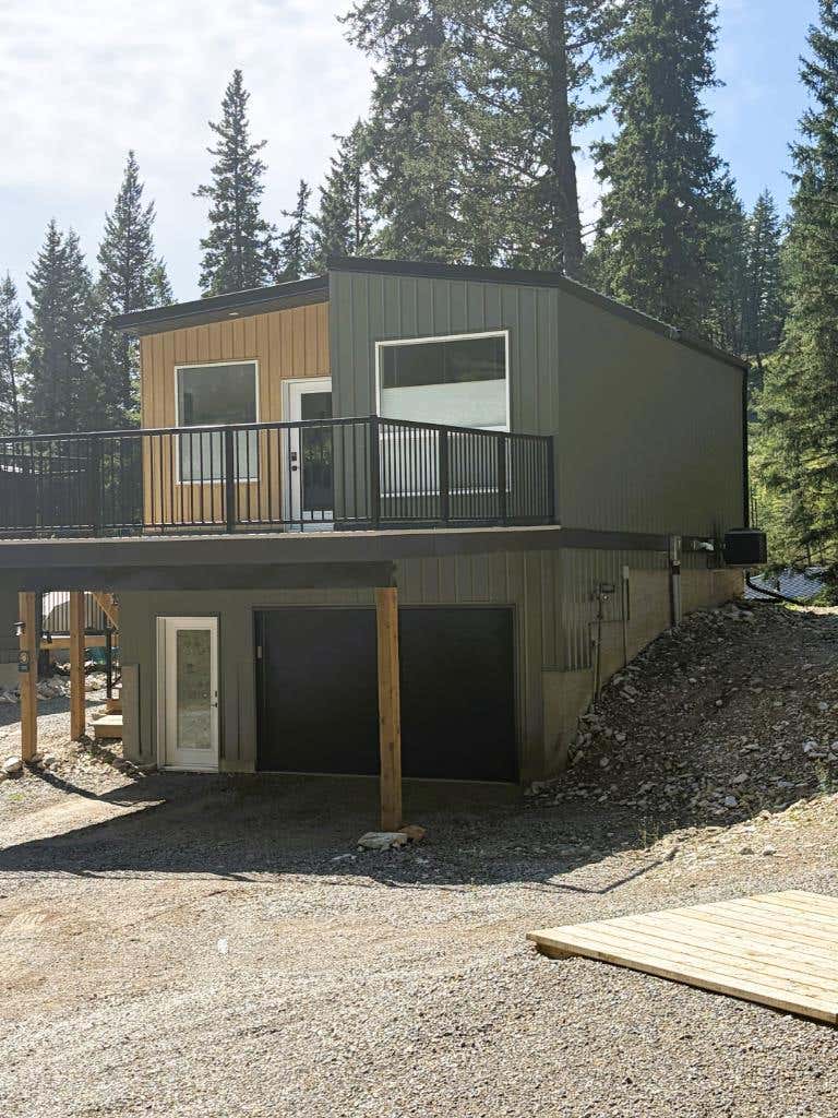 Photo of 105 Pine Point, Blairmore, AB T0K 0E0 (MLS # A2339876)