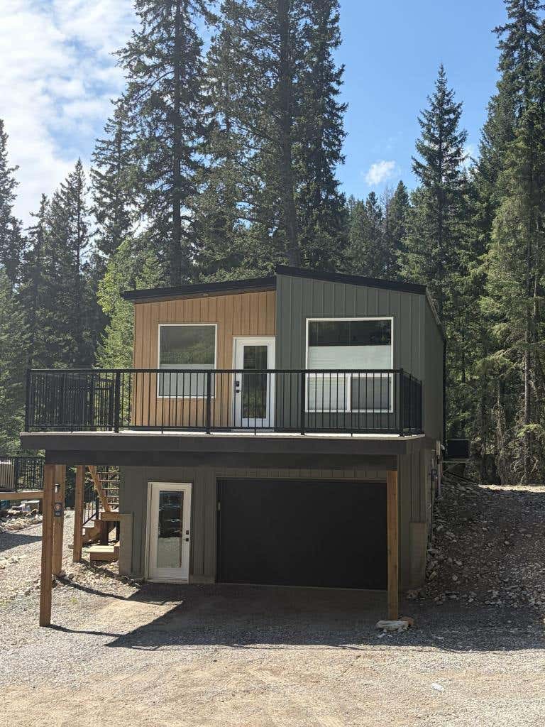 Photo of 105 Pine Point, Blairmore, AB T0K 0E0 (MLS # A2339876)