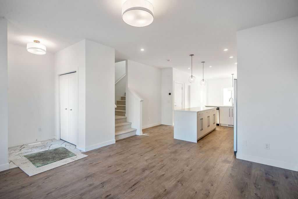 265, 269, 273 Walcrest Way SE