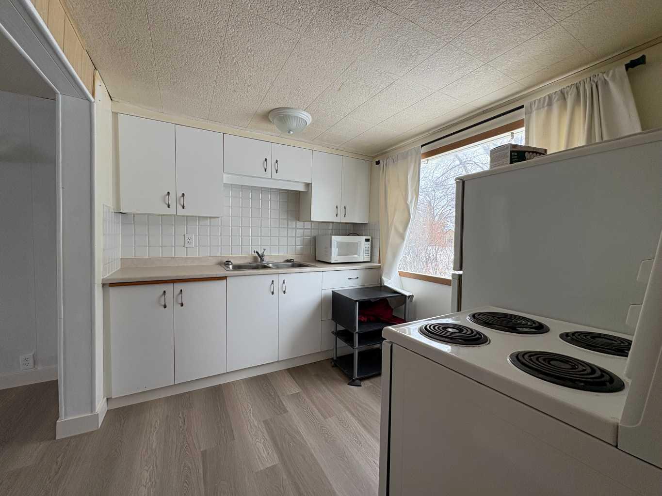 316 Broadway Street N