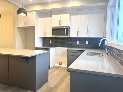 29 Sora Gate SE Calgary AB T3S 0A7