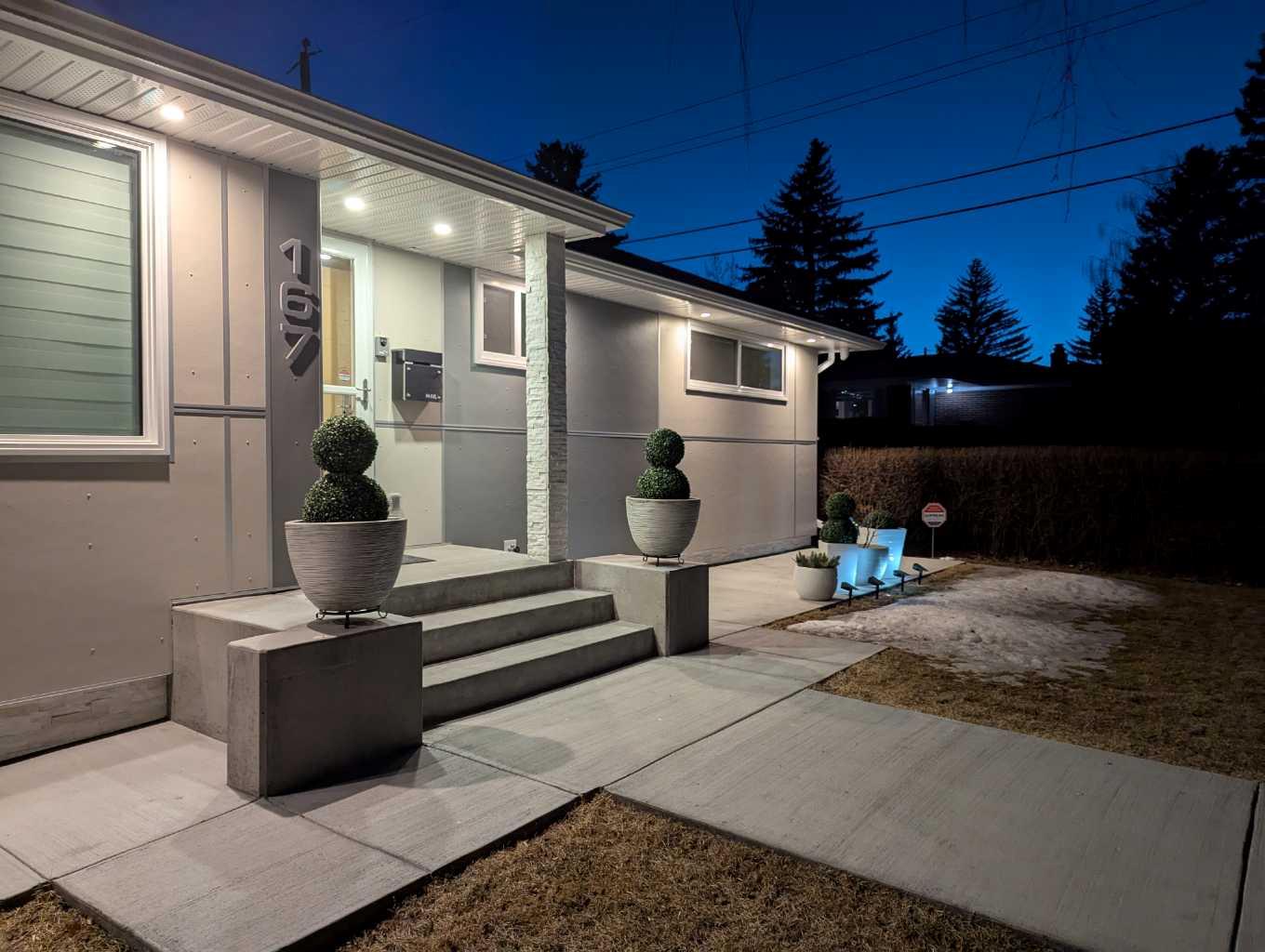 167 Waterloo Drive SW
