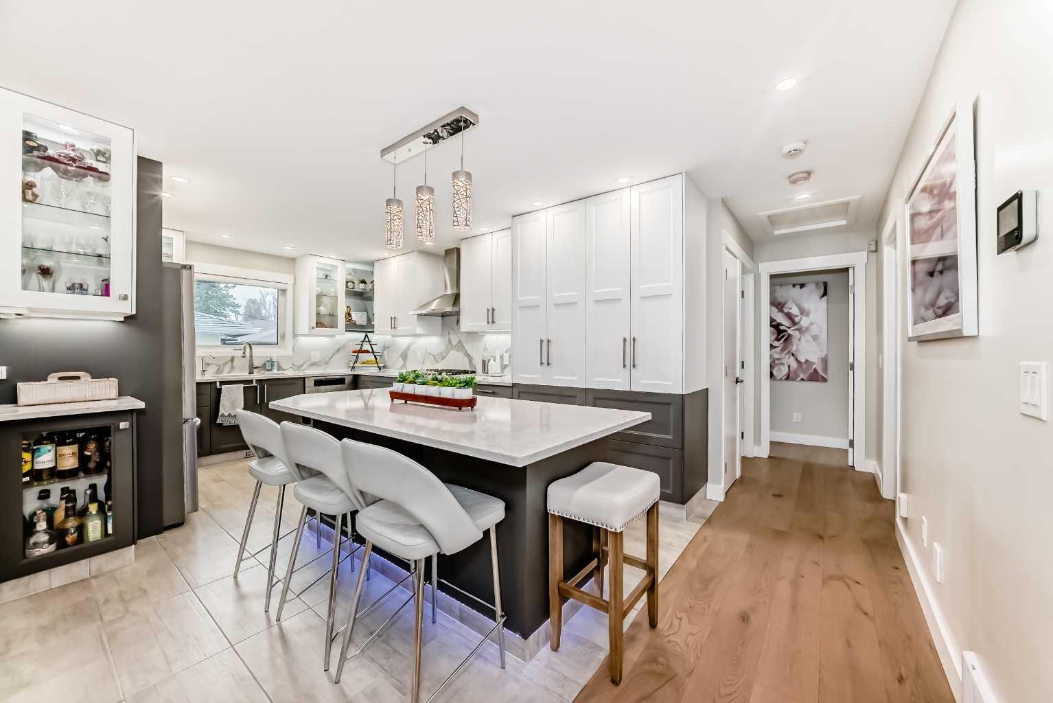 167 Waterloo Drive SW