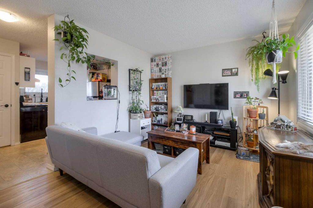 Photo of 1601 23 Street N #36, Lethbridge, AB T1H 4M9 (MLS # A2287604)