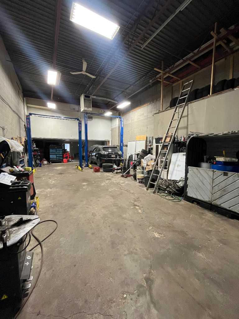 2235 30 Avenue NE 11