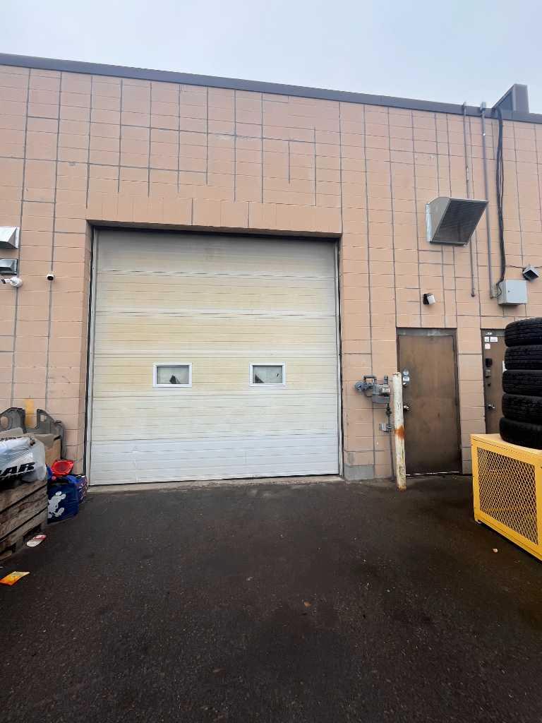 2235 30 Avenue NE 11