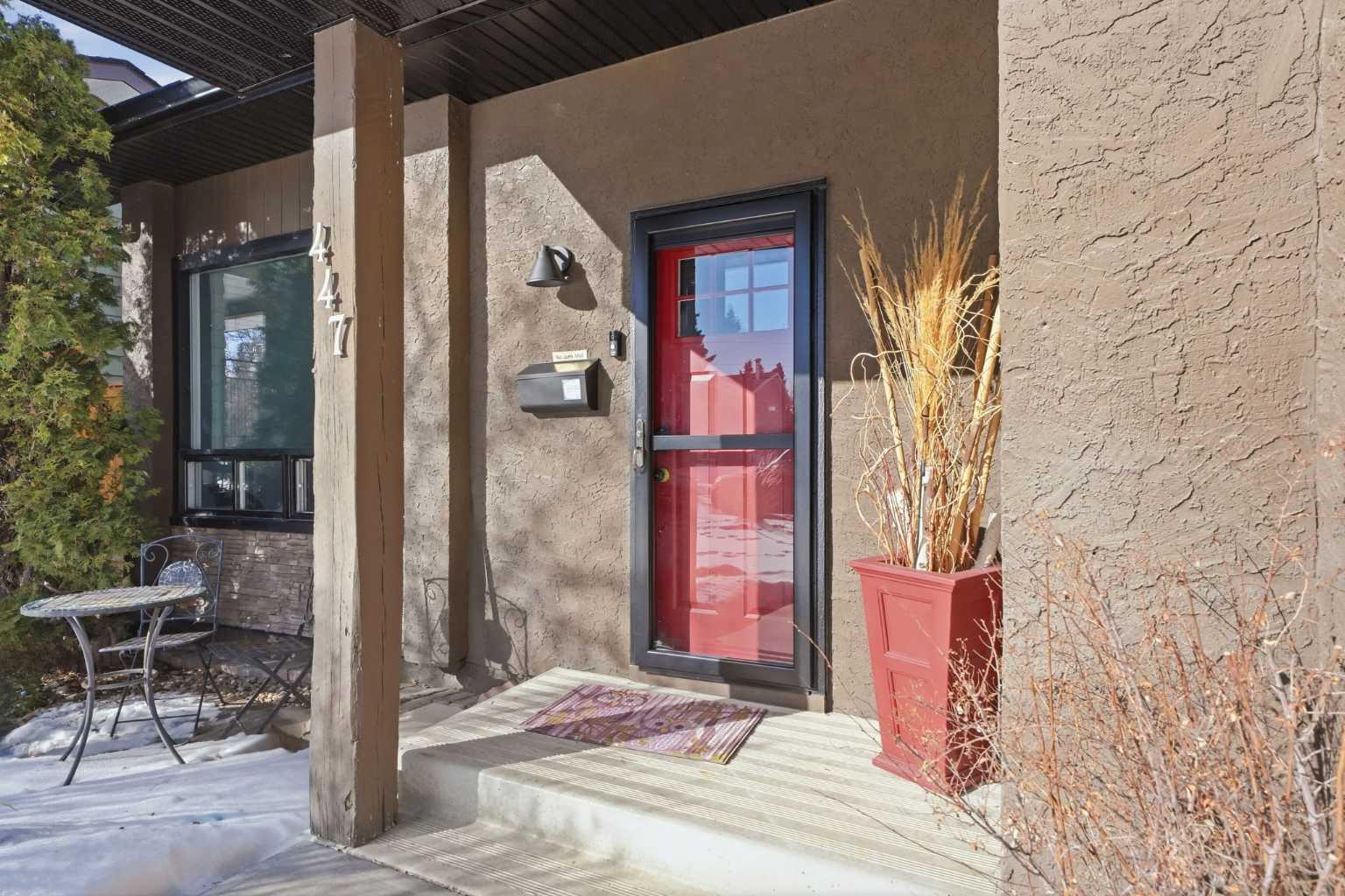 447 Berkley Crescent NW