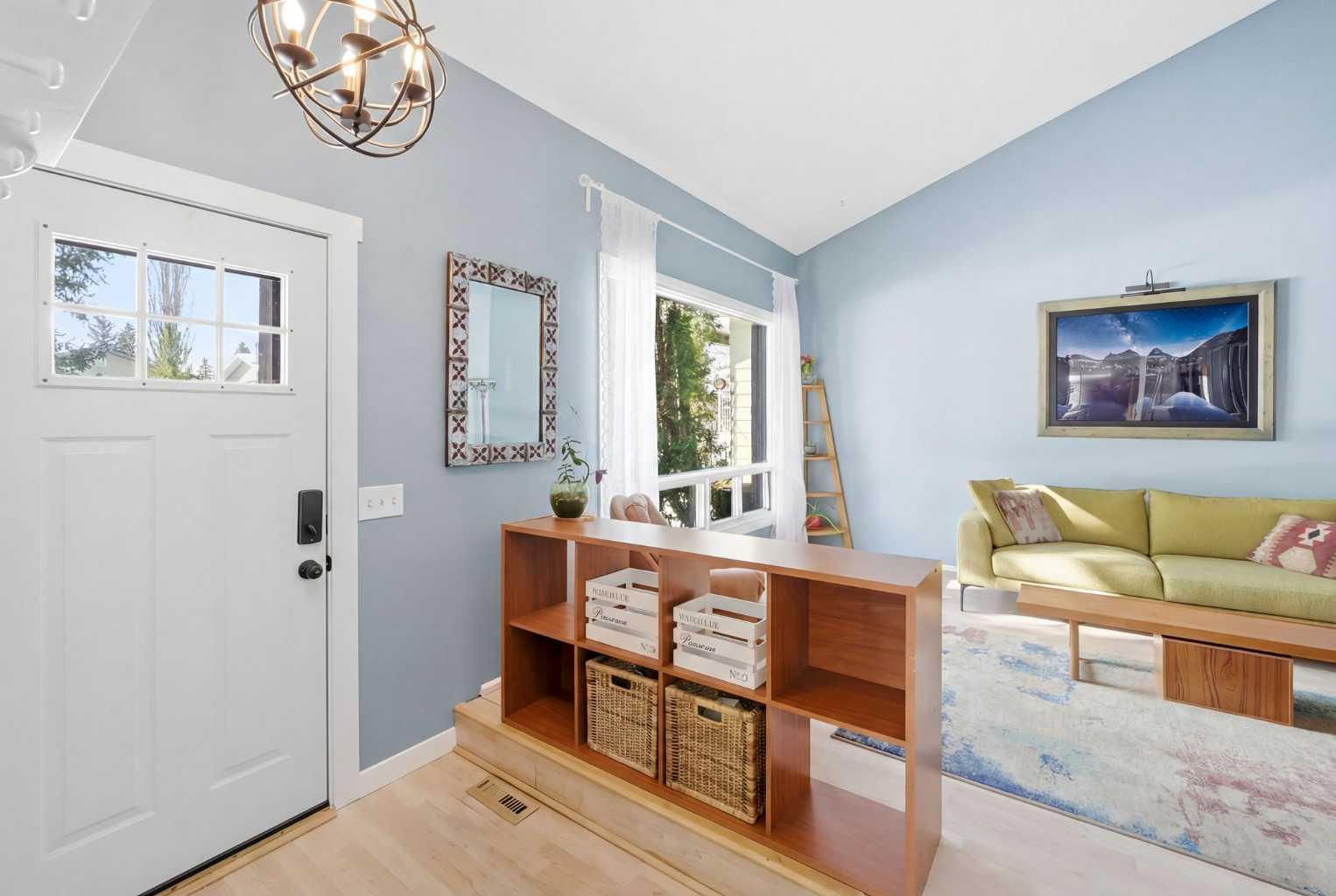 447 Berkley Crescent NW