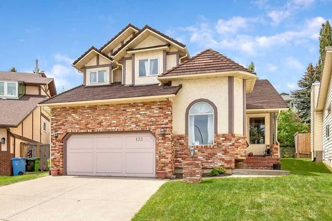Photo of 133 Signal Hill Circle SW, Calgary, AB T3H 2H1 (MLS # A2315743)