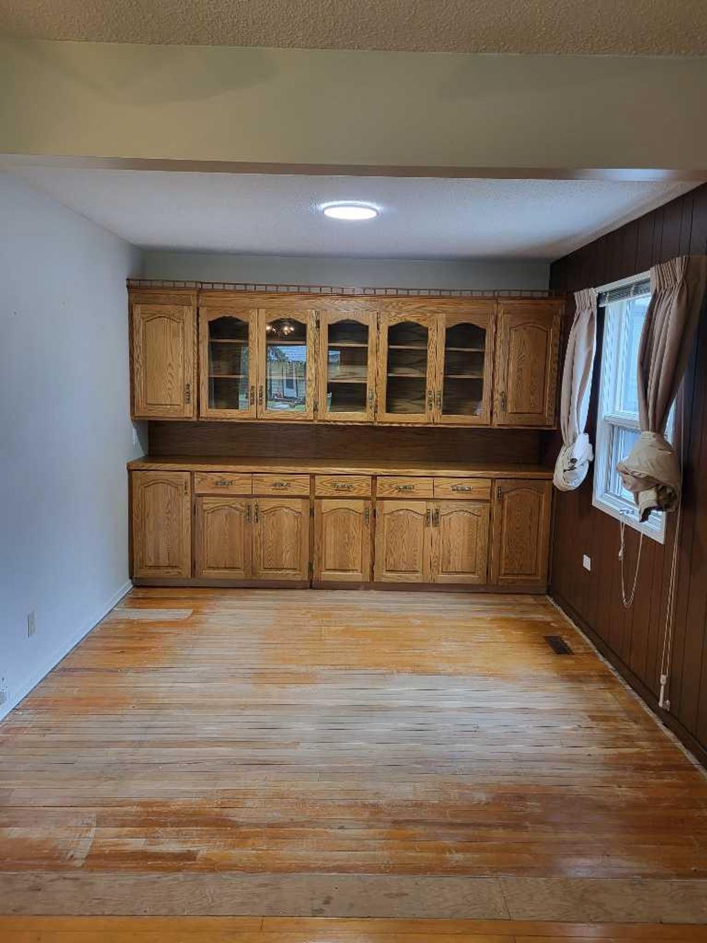 Photo of 941 16 Street S, Lethbridge, AB T1J 3C1 (MLS # A2316519)