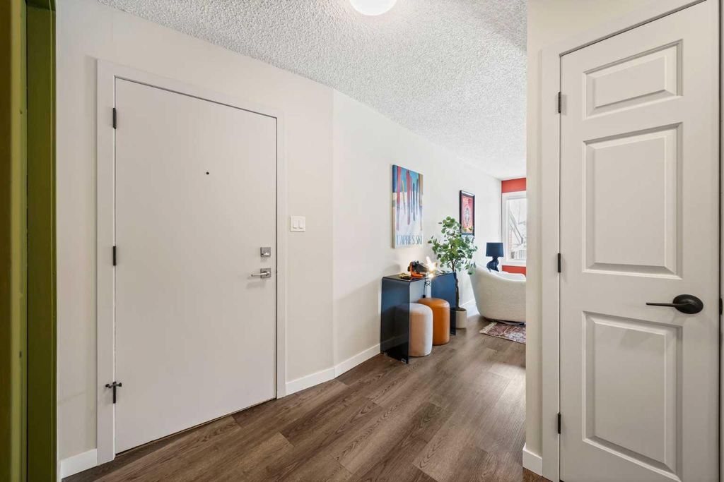 Photo of 825 4 Street NE #202, Calgary, AB T2E 3S9 (MLS # A2297530)
