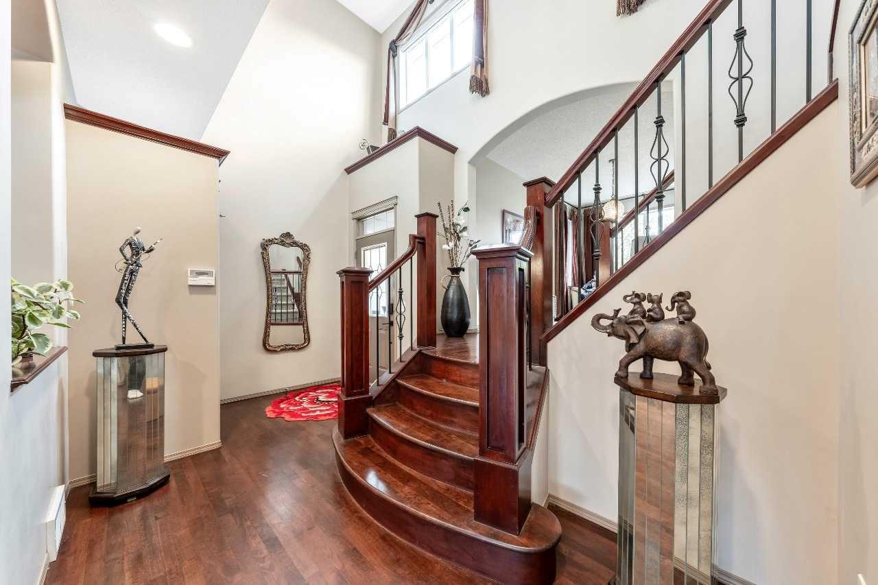 40 Cougar Ridge Heights SW