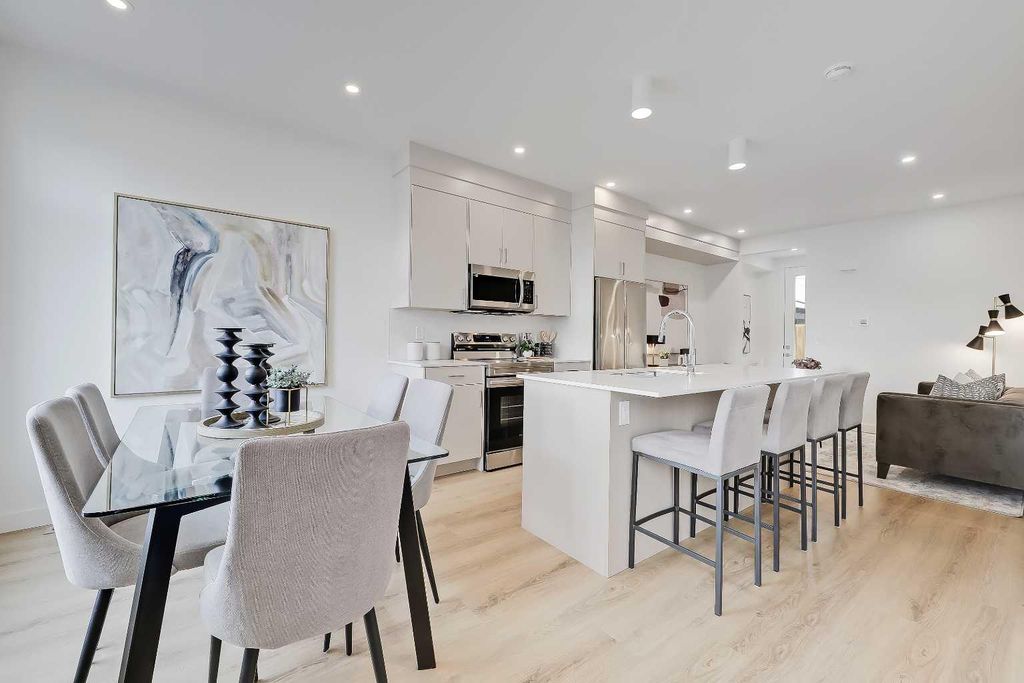 Photo of 828 8 Avenue NE #2 &amp; 7, Calgary, AB T2E 9E2 (MLS # A2287693)