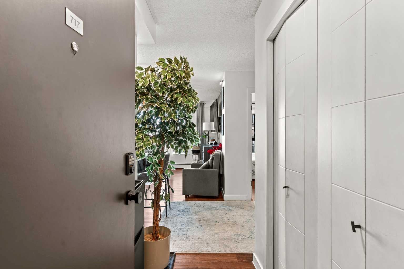 1111 6 Avenue SW 717