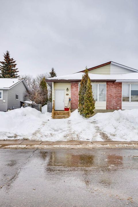 Photo of 146 Elmore Drive, Fort McMurray, AB T9H 4N9 (MLS # A2300125)