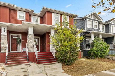 286 Redstone Drive NE Calgary AB T3N 0N4