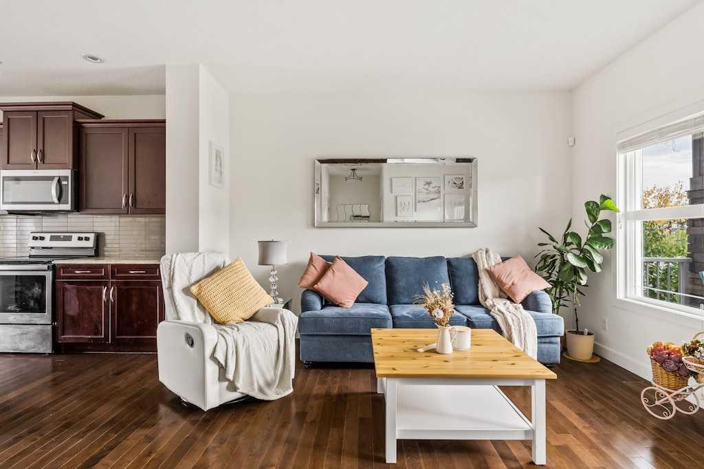 286 Redstone Drive NE