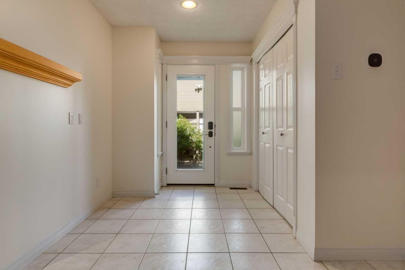 107 9 Street NW