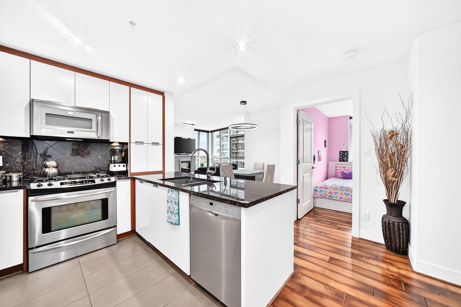 99 Spruce Place SW 1405