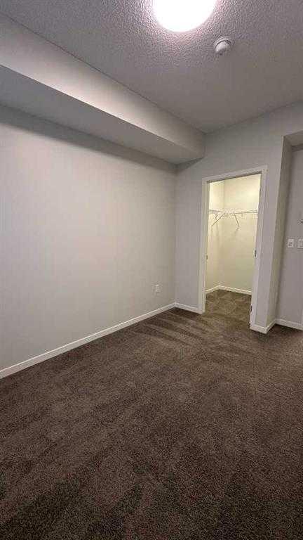 33 Carringham Gate NW 3210