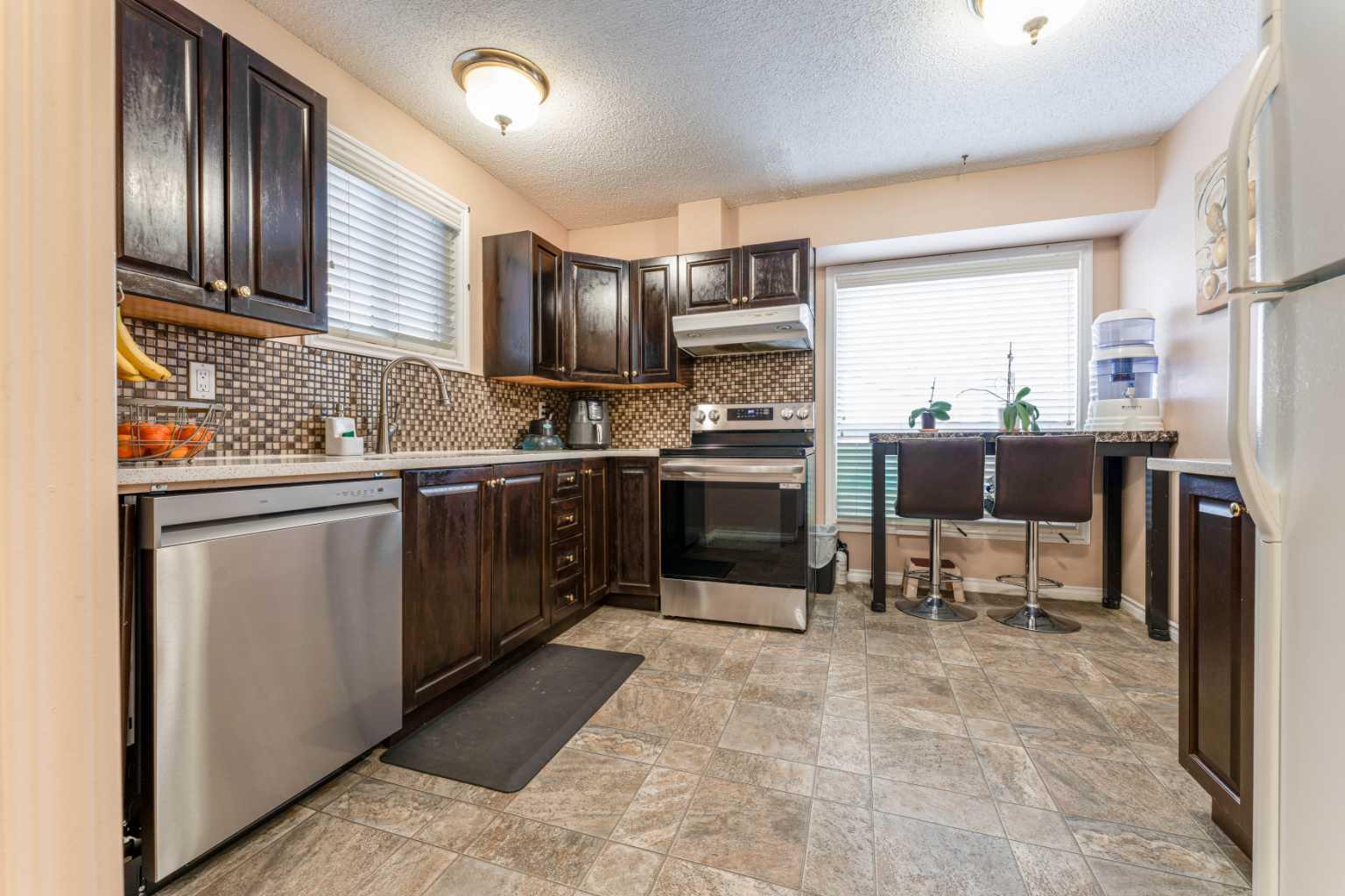 6640 Temple Drive NE