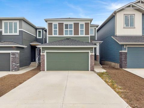 Photo of 72 Amblefield Grove NW, Calgary, AB T3P 2B8 (MLS # A2263229)