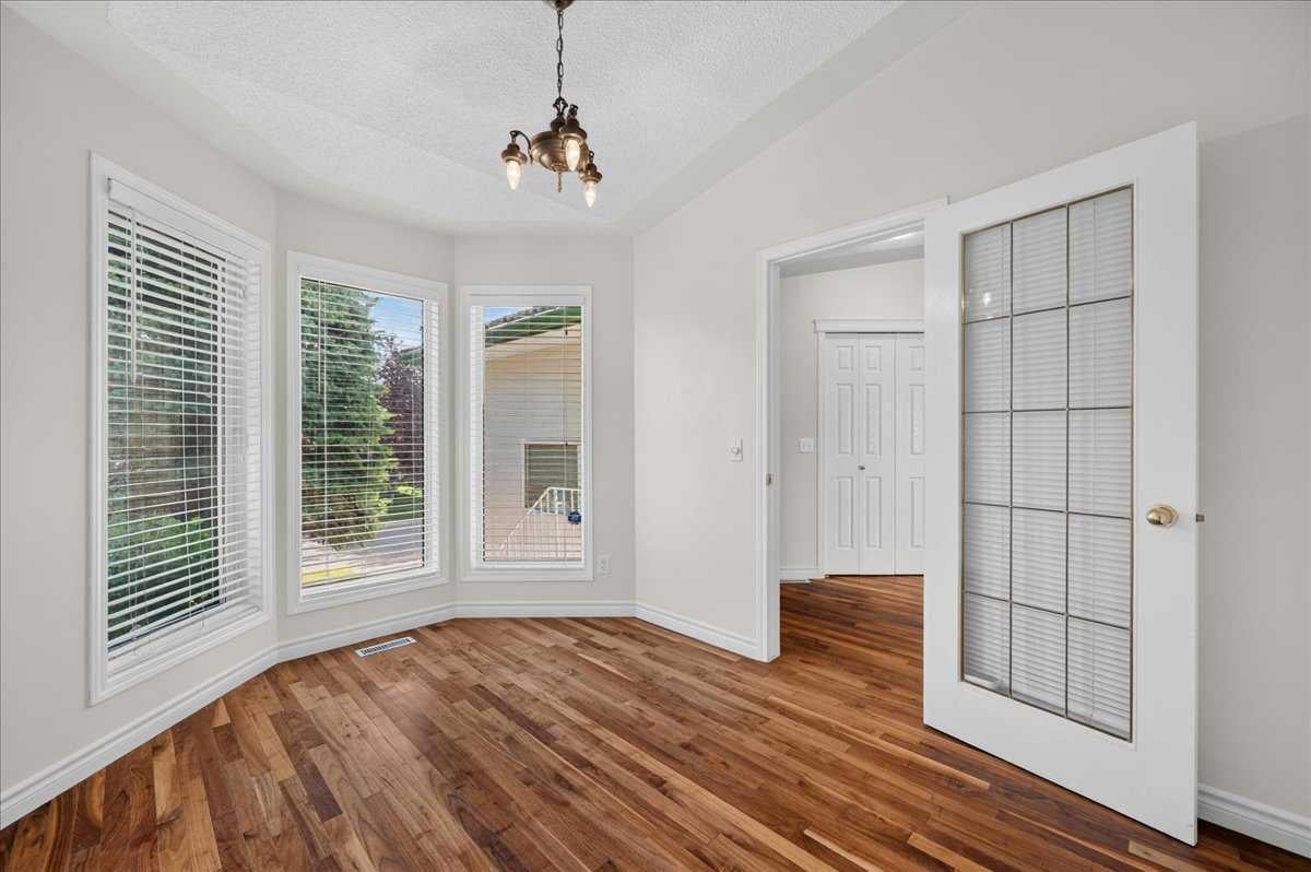 21 Strathearn Gardens SW