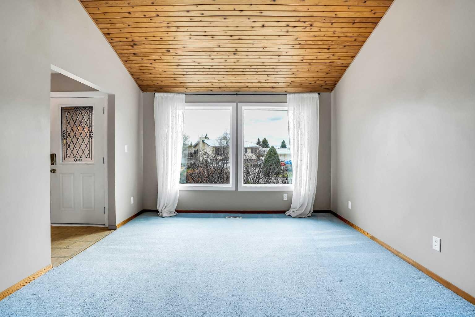 30 Athabasca Crescent