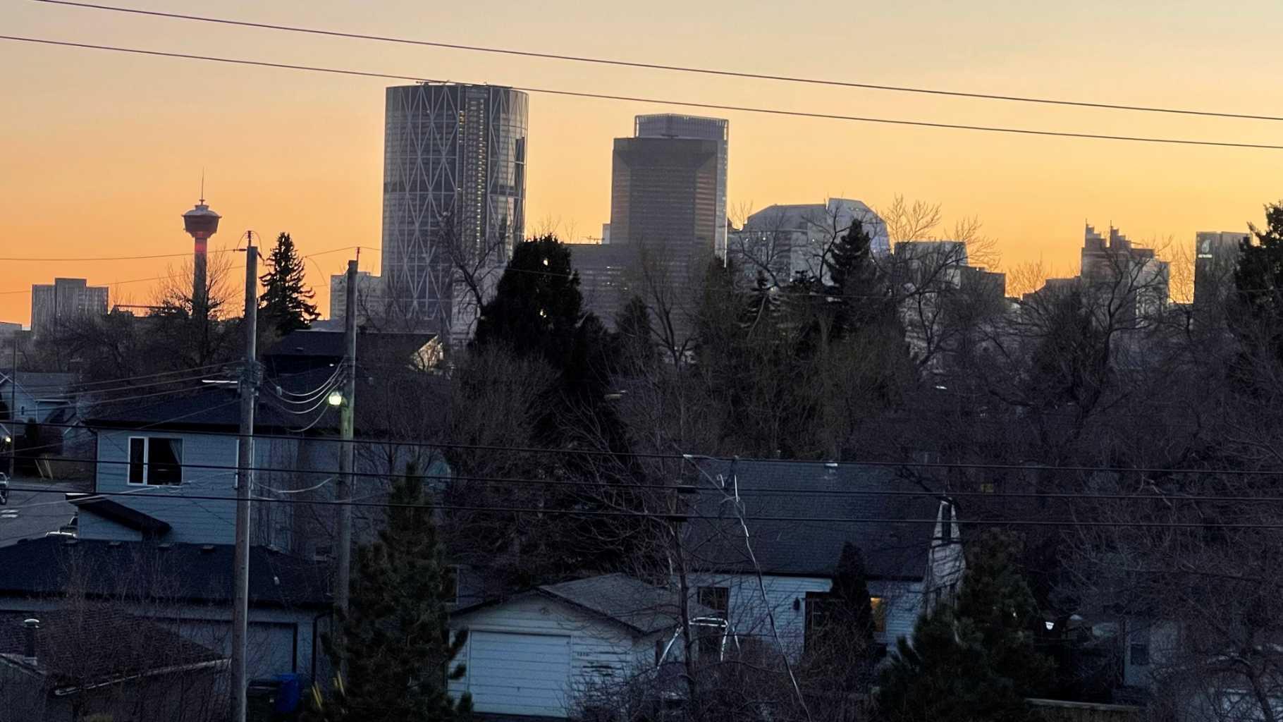 1119 Regal Crescent NE