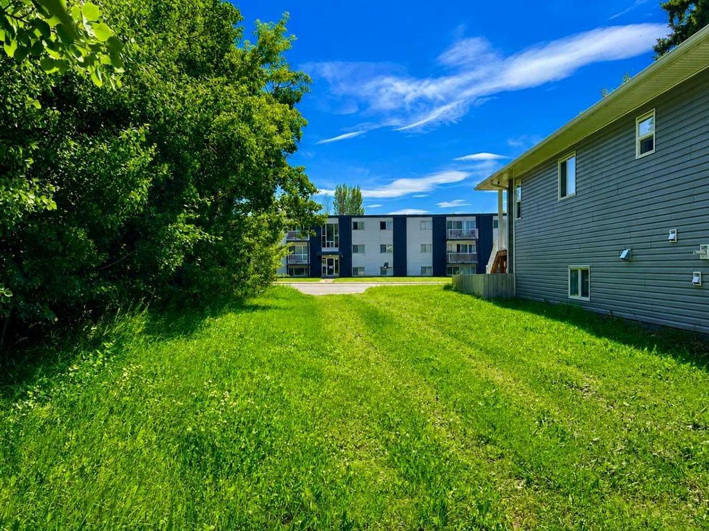 Photo of 9810 108 Avenue, Grande Prairie, AB T8V 1N6 (MLS # A2325314)