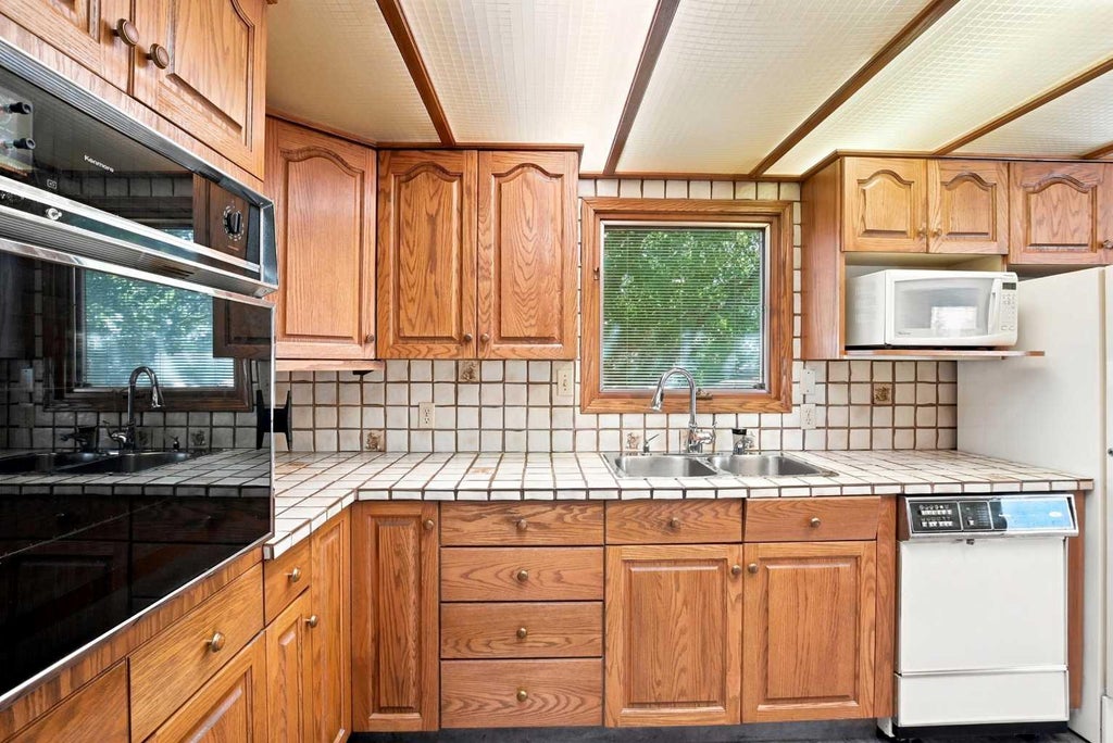 Photo of 5220 53 Avenue, Eckville, AB T0M 0M0 (MLS # A2318785)