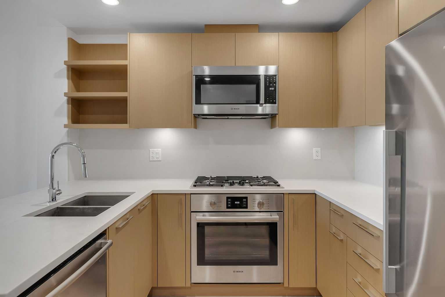 88 9 Street NE 601