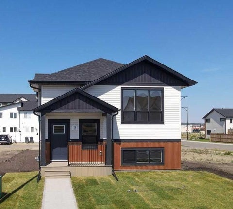 Photo of 19 Ian Way, Sylvan Lake, AB T4S 0W5 (MLS # A2320988)