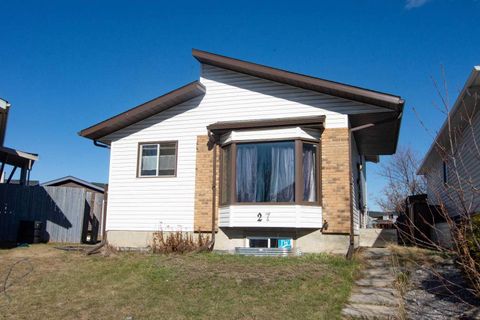 Photo of 27 Taraglen Court NE, Calgary, AB T3J 2M6 (MLS # A2303701)