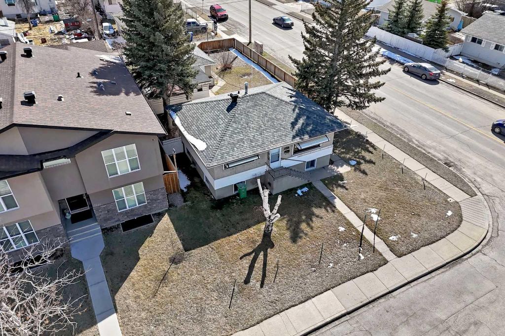 Photo of 7448 21 Street SE, Calgary, AB T2C 0V3 (MLS # A2302391)