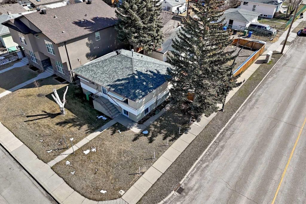 Photo of 7448 21 Street SE, Calgary, AB T2C 0V3 (MLS # A2302391)