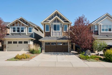 Photo of 40 Sunrise Terrace, Cochrane, AB T4C 0V3 (MLS # A2315819)