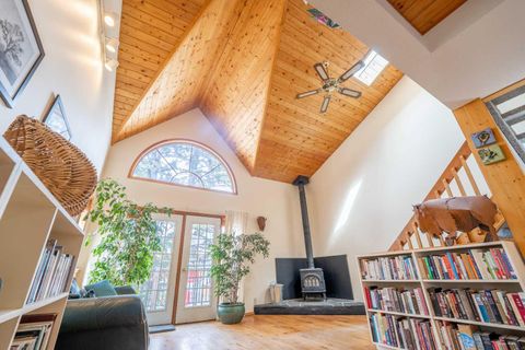 809 5th Street 1 Canmore AB T1W 2G1