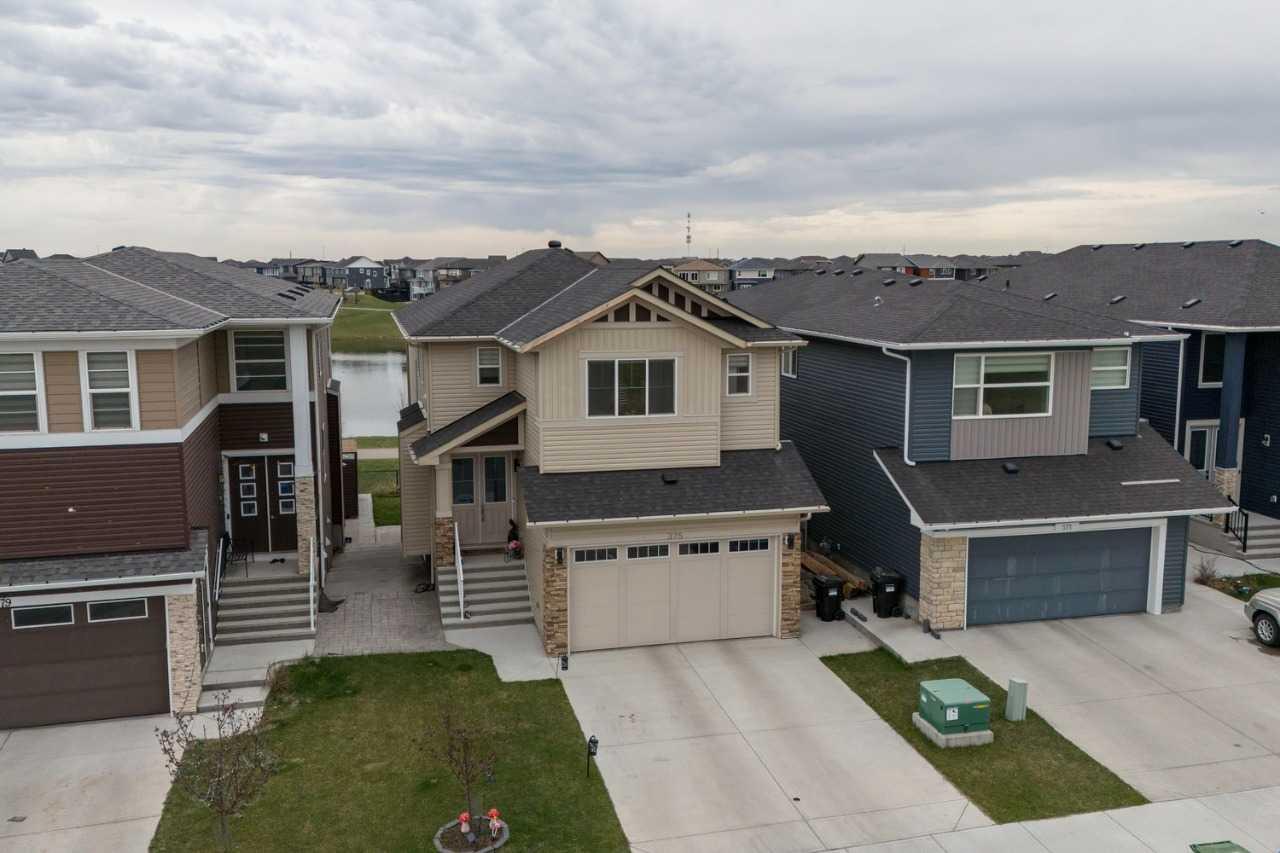 375 Corner Meadows Avenue NE