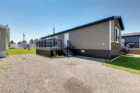Photo of 7 Trochu Avenue, Trochu, AB T0M 2C0 (MLS # A2329621)