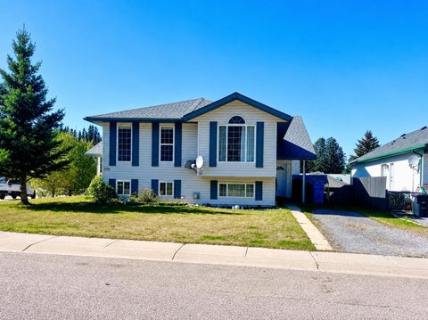 Photo of 168 Sitar Crescent, Hinton, AB T7V 1S7 (MLS # A2346656)