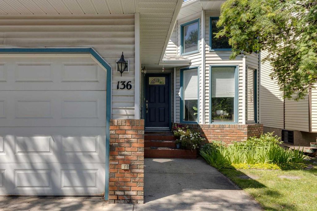 Photo of 136 Scenic Acres Drive NW, Calgary, AB T3L 1C7 (MLS # A2288911)