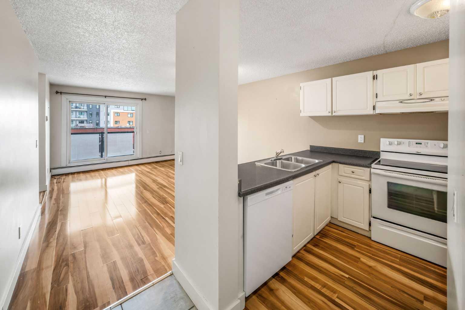 1915 26 Street SW 303