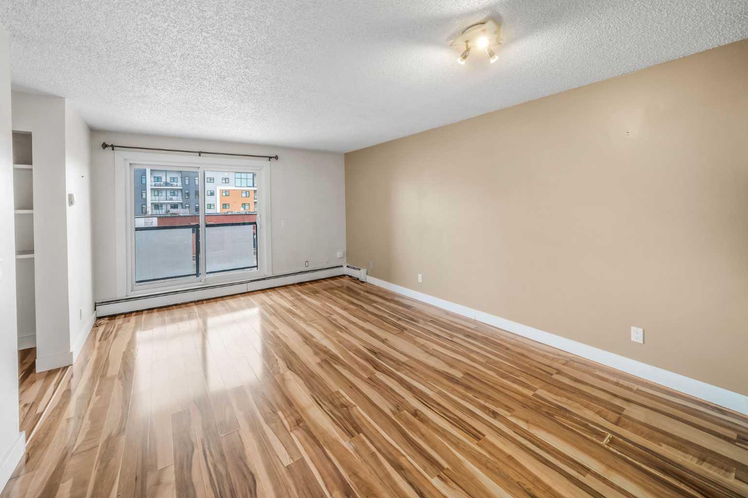 1915 26 Street SW 303