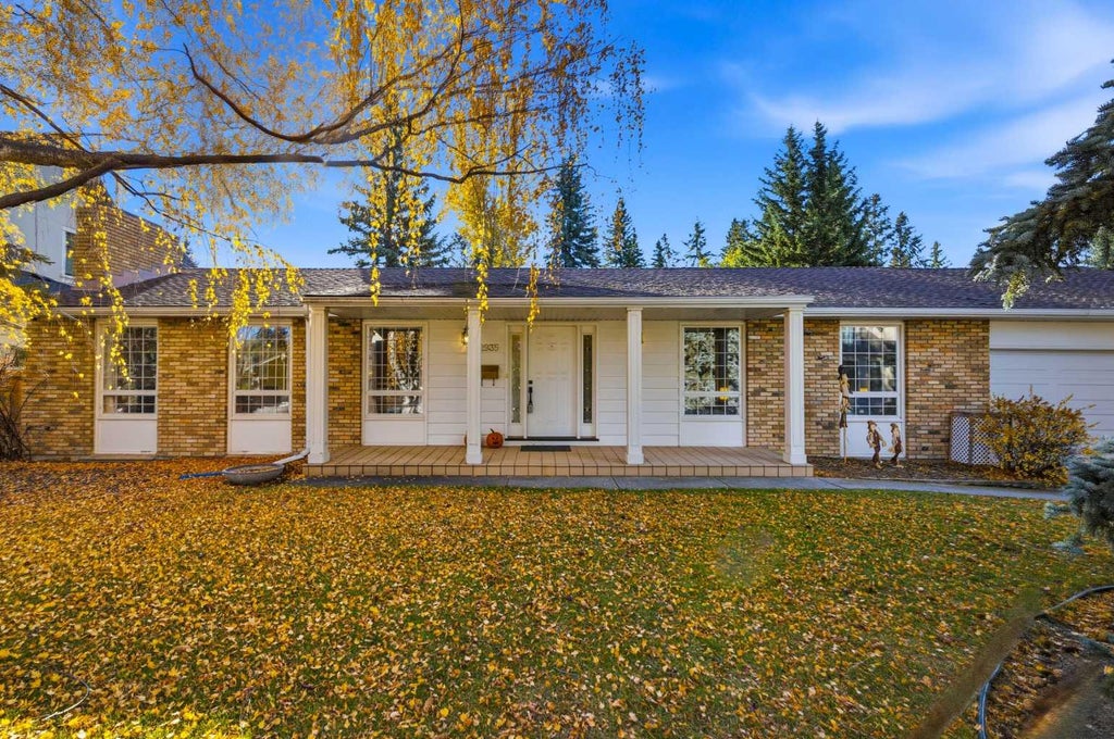 Photo of 2935 Lindstrom Drive SW, Calgary, AB T3E 6E5 (MLS # A2352882)